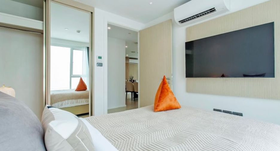 For rent 2 bedrooms condo in Watthana, Bangkok