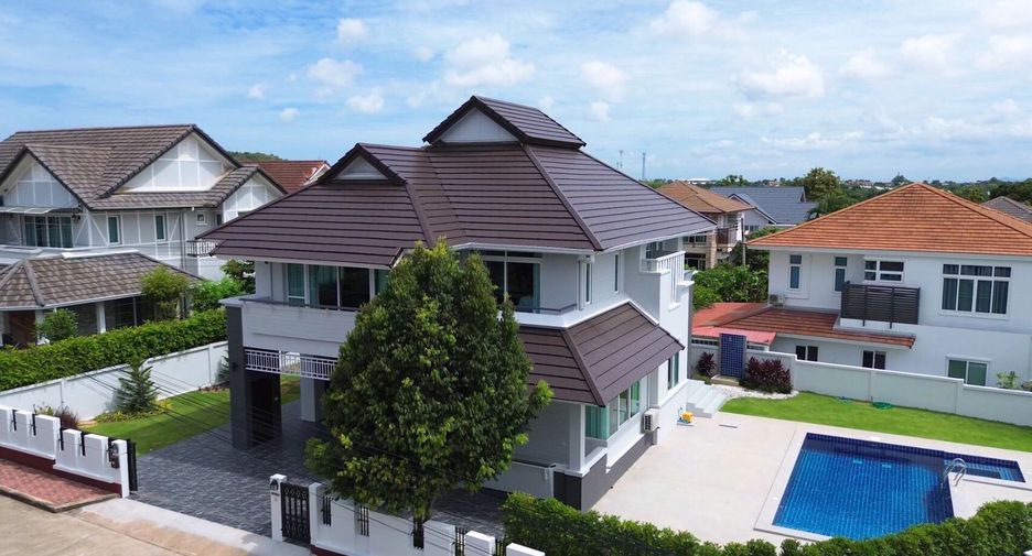 For sale 4 bed house in Bang Lamung, Chonburi