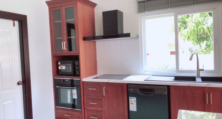 For sale 4 bed house in Bang Lamung, Chonburi