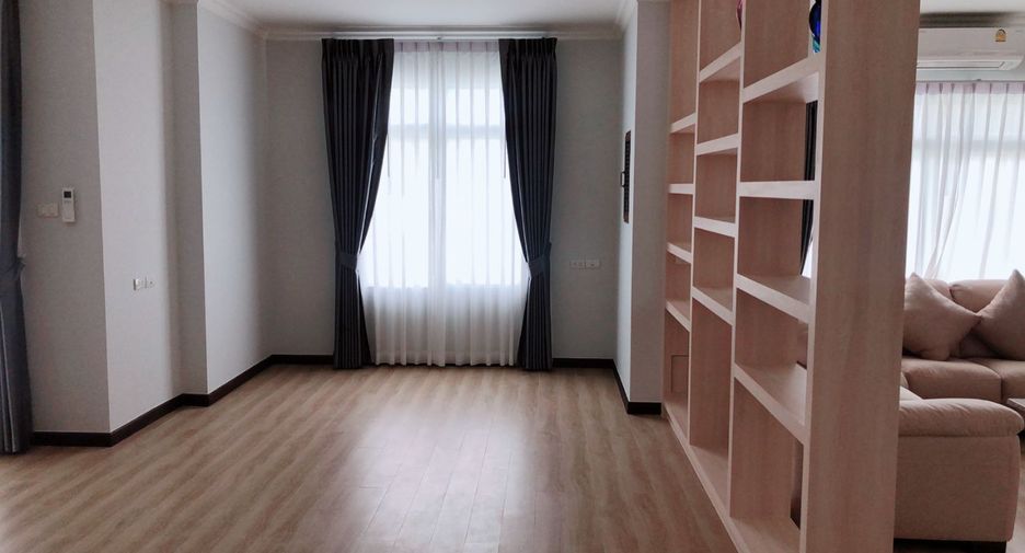 For sale 4 bed house in Bang Lamung, Chonburi