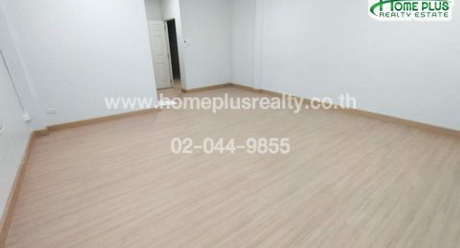 For rent 2 Beds retail Space in Khlong Sam Wa, Bangkok