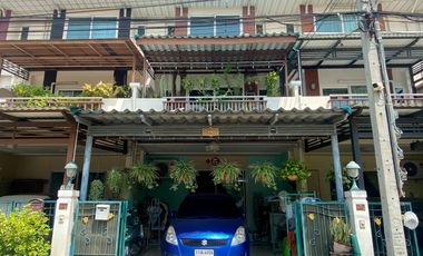 For sale 34 bed townhouse in Prawet, Bangkok