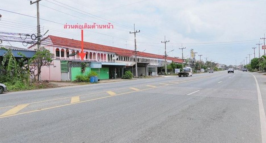 For sale 3 bed retail Space in Mueang Chai Nat, Chainat