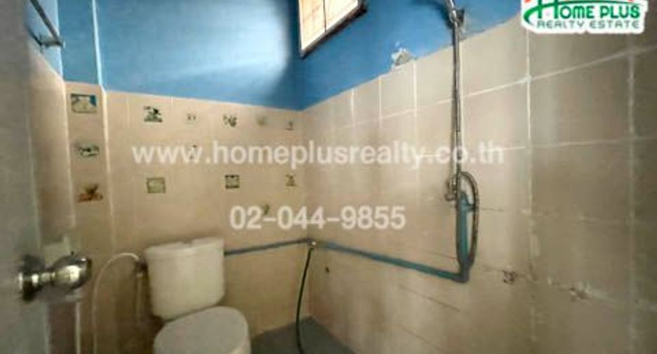 À vendre 2 chambres maison de ville à Bang Sao Thong, Samut Prakan