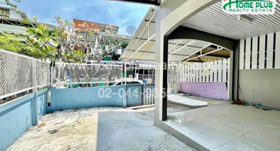 À vendre 2 chambres maison de ville à Bang Sao Thong, Samut Prakan