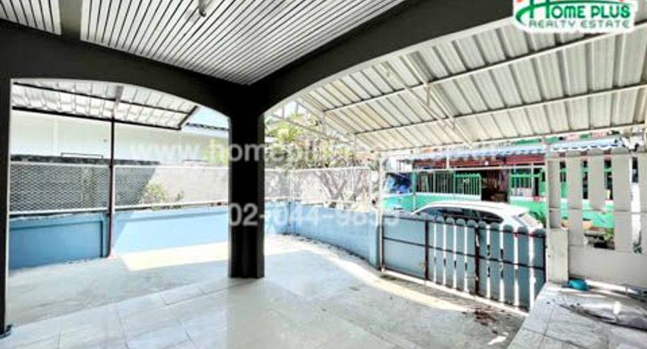 À vendre 2 chambres maison de ville à Bang Sao Thong, Samut Prakan