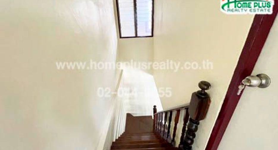 À vendre 2 chambres maison de ville à Bang Sao Thong, Samut Prakan