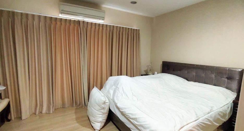 Reihenhaus zum Kauf mit 3 Zimmer in Phasi Charoen, Bangkok
