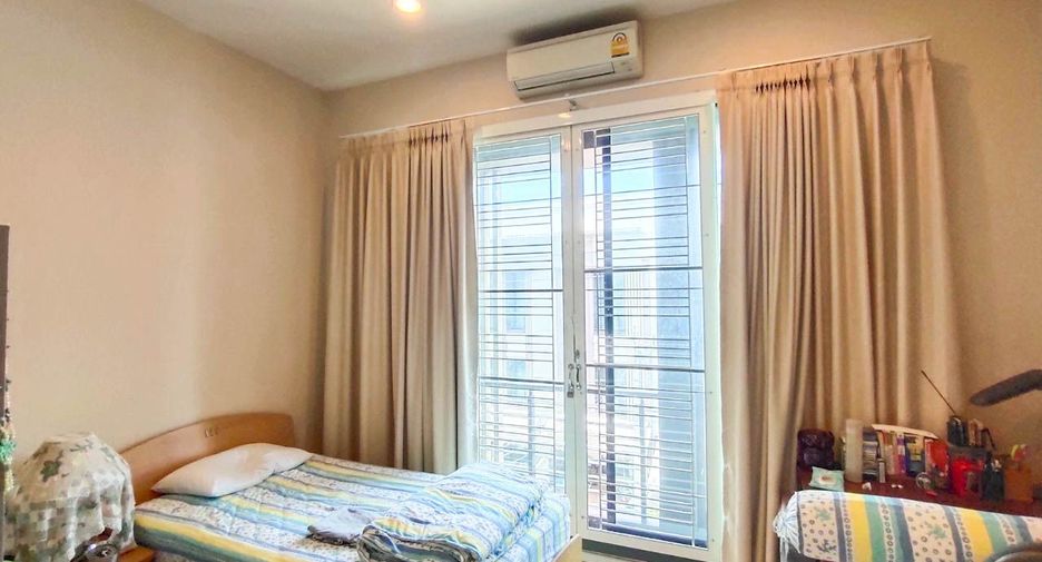 Reihenhaus zum Kauf mit 3 Zimmer in Phasi Charoen, Bangkok