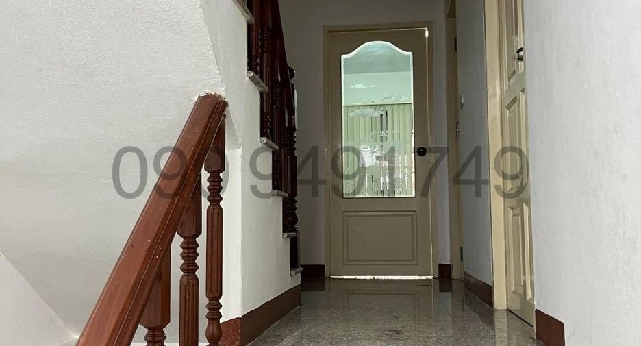 For rent 3 ベッドルーム townhouse in Rat Burana, Bangkok