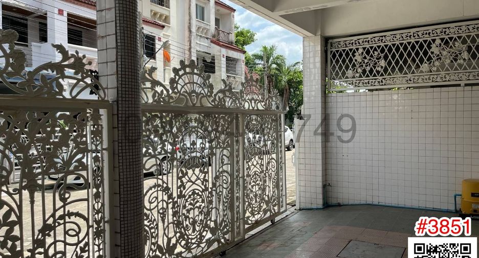 For rent 3 ベッドルーム townhouse in Rat Burana, Bangkok