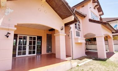 For sale 3 bedrooms house in Taling Chan, Bangkok