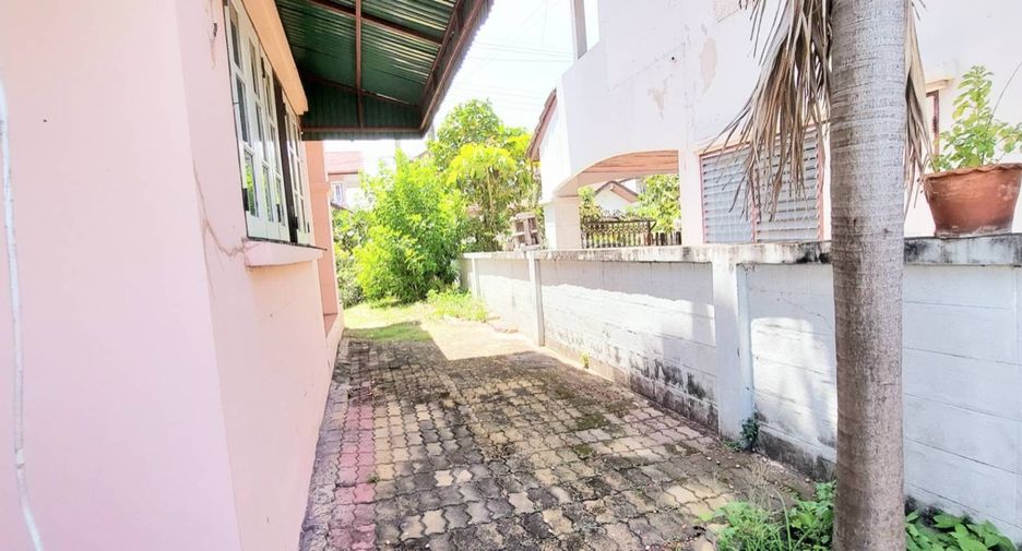 For sale 3 bedrooms house in Taling Chan, Bangkok