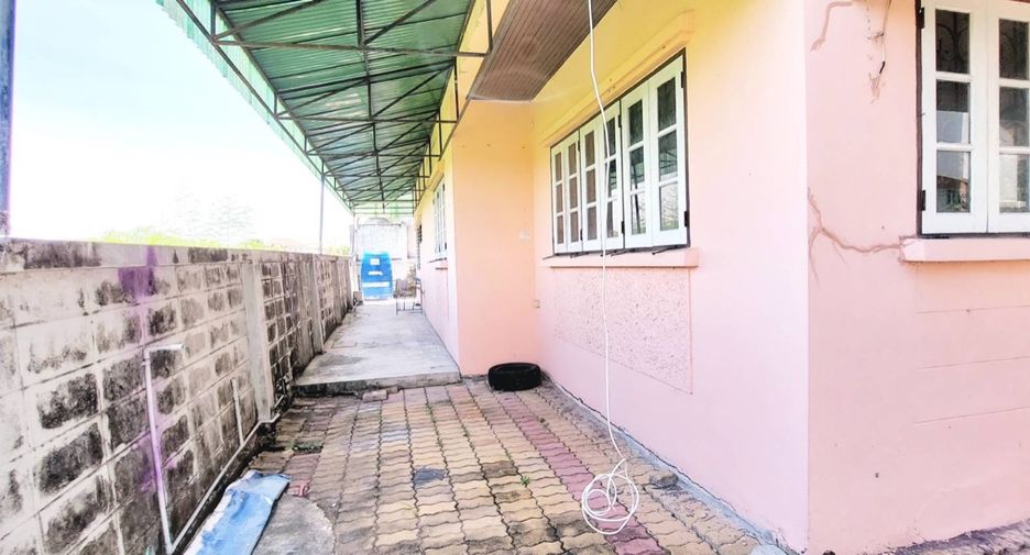 For sale 3 bedrooms house in Taling Chan, Bangkok