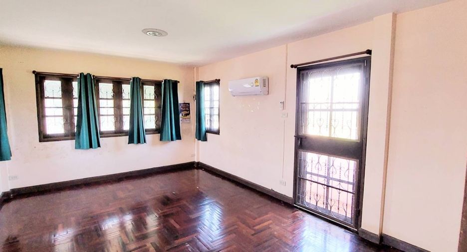 For sale 3 bedrooms house in Taling Chan, Bangkok