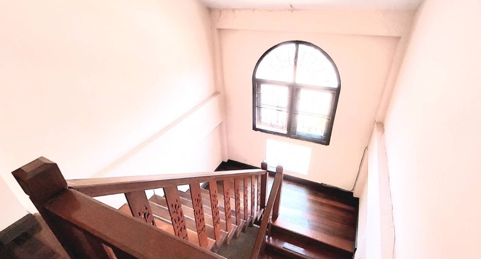 For sale 3 bedrooms house in Taling Chan, Bangkok