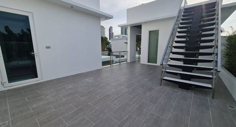 For sale 5 bedrooms house in Bang Lamung, Chonburi