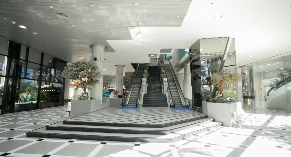 For rent and for sale 6 bed office in Huai Khwang, Bangkok