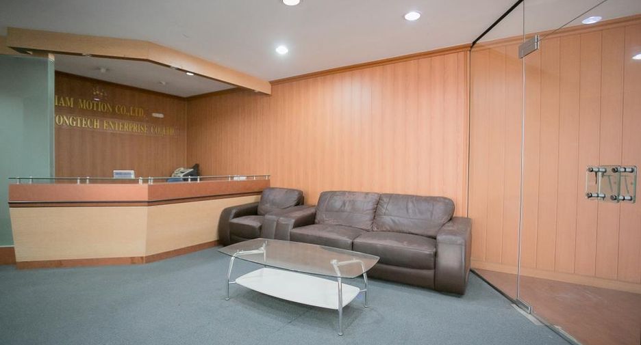 For rent and for sale 6 bed office in Huai Khwang, Bangkok