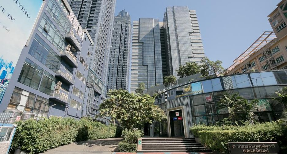 For rent and for sale 6 bed office in Huai Khwang, Bangkok