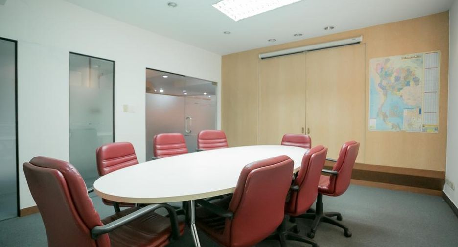 For rent and for sale 6 bed office in Huai Khwang, Bangkok