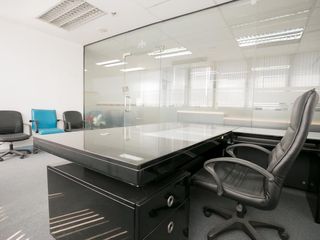 For rent and for sale 6 bed office in Huai Khwang, Bangkok