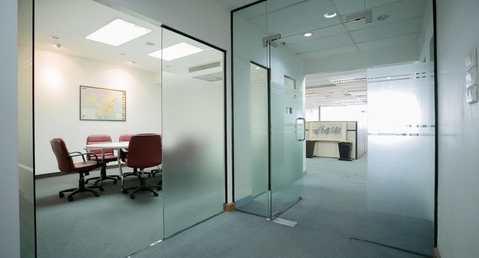 For rent and for sale 6 bed office in Huai Khwang, Bangkok
