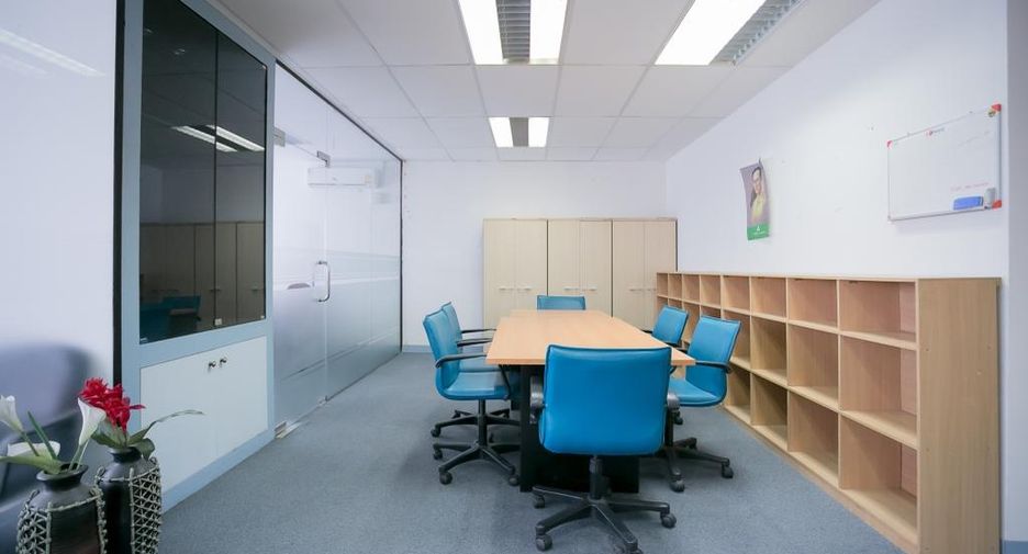 For rent and for sale 6 bed office in Huai Khwang, Bangkok