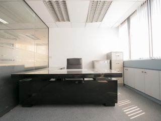 For rent and for sale 6 bed office in Huai Khwang, Bangkok