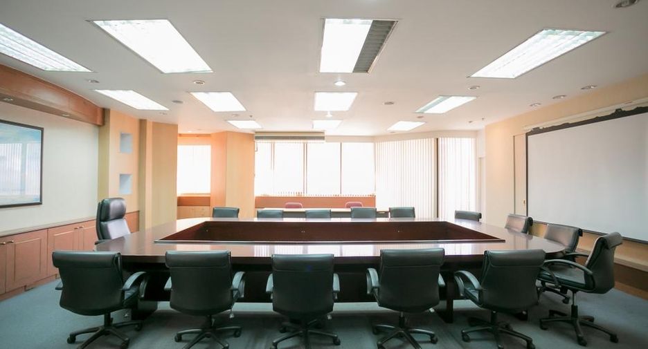 For rent and for sale 6 bed office in Huai Khwang, Bangkok