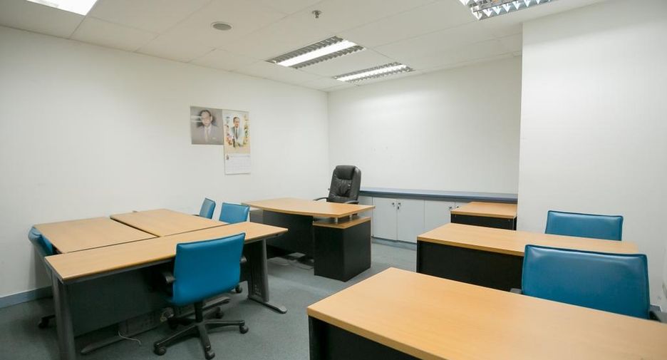 For rent and for sale 6 bed office in Huai Khwang, Bangkok