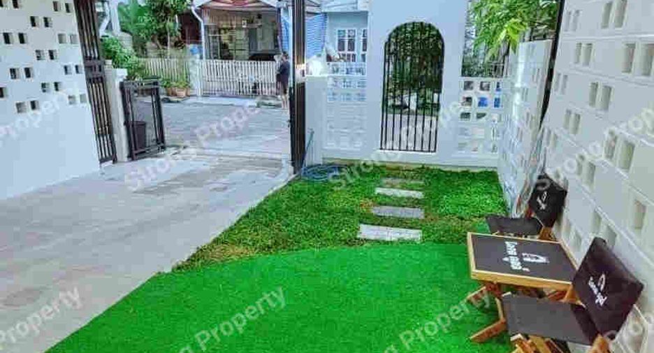 For sale 3 Beds townhouse in Lam Luk Ka, Pathum Thani