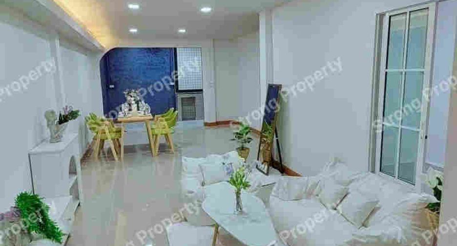 For sale 3 Beds townhouse in Lam Luk Ka, Pathum Thani