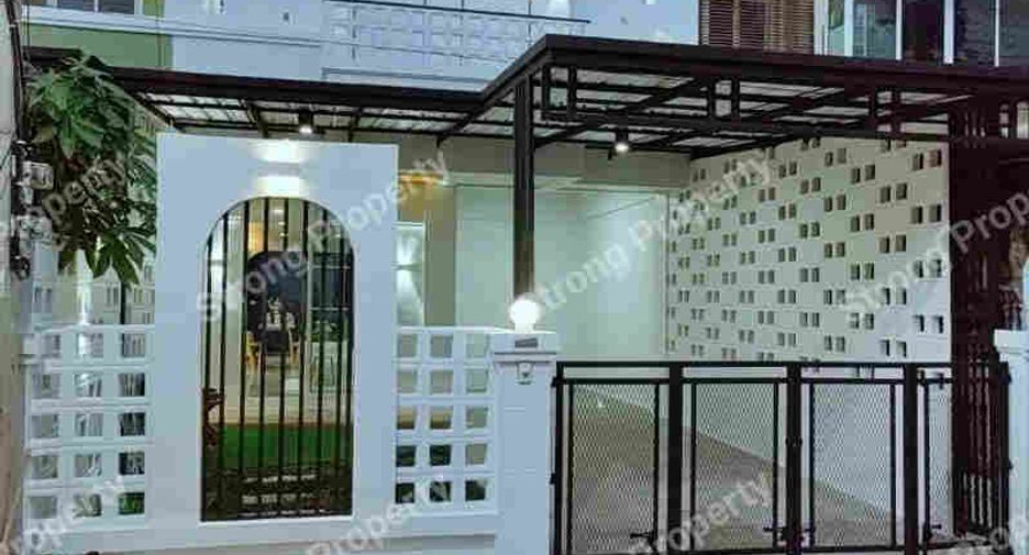 For sale 3 Beds townhouse in Lam Luk Ka, Pathum Thani