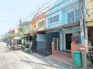 For sale 3 Beds townhouse in Phra Samut Chedi, Samut Prakan