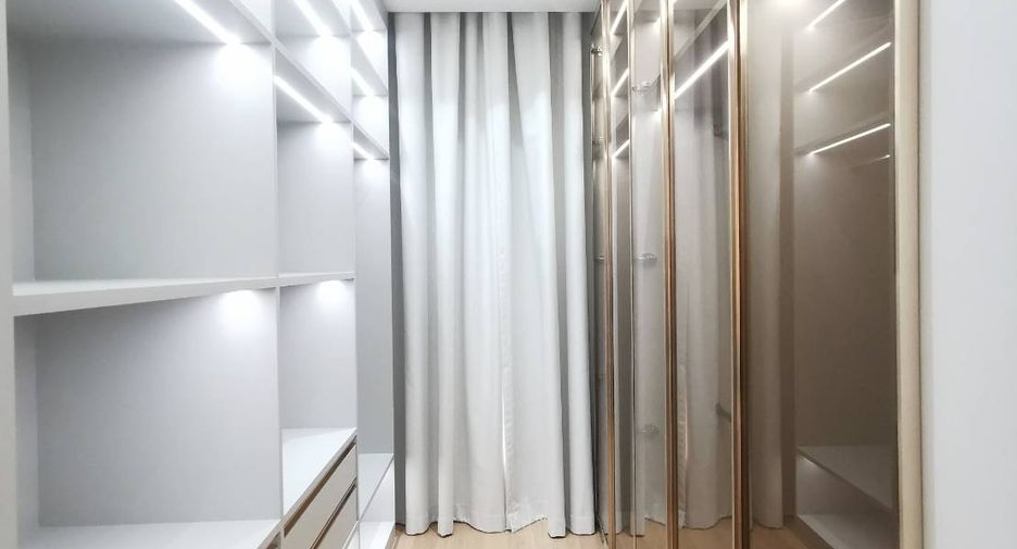 Condo en venta de 3 habitaciones en Khlong Toei, Bangkok