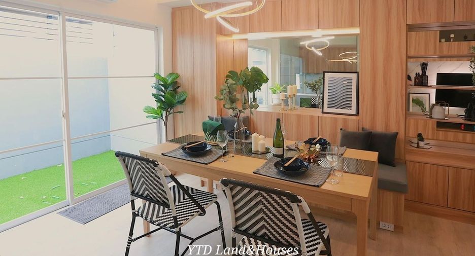 For rent 3 bedrooms townhouse in Prawet, Bangkok