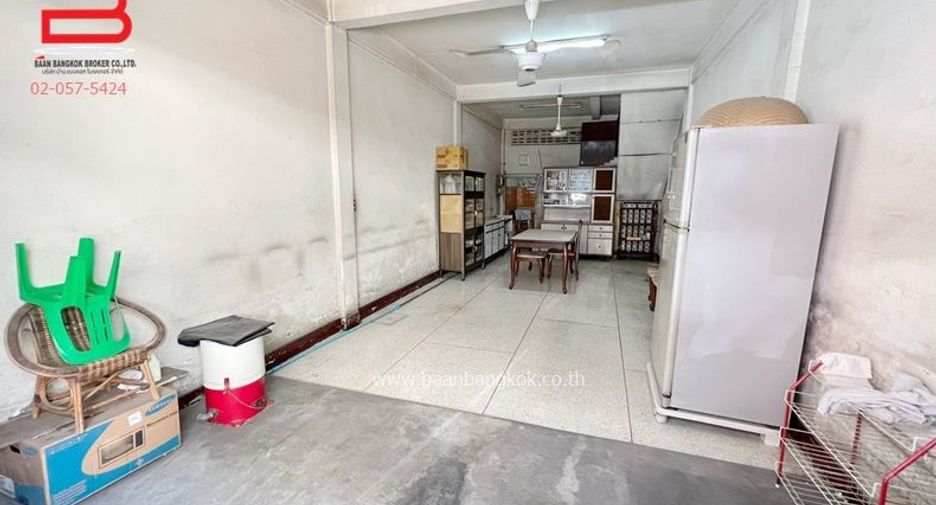 For sale 2 bed retail Space in Bang Sue, Bangkok