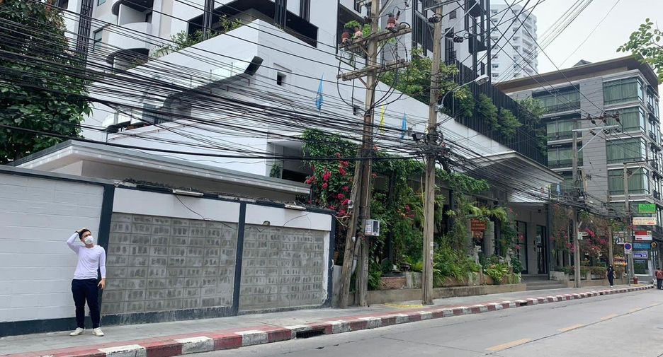 出售 土地 在 Khlong Toei, 曼谷