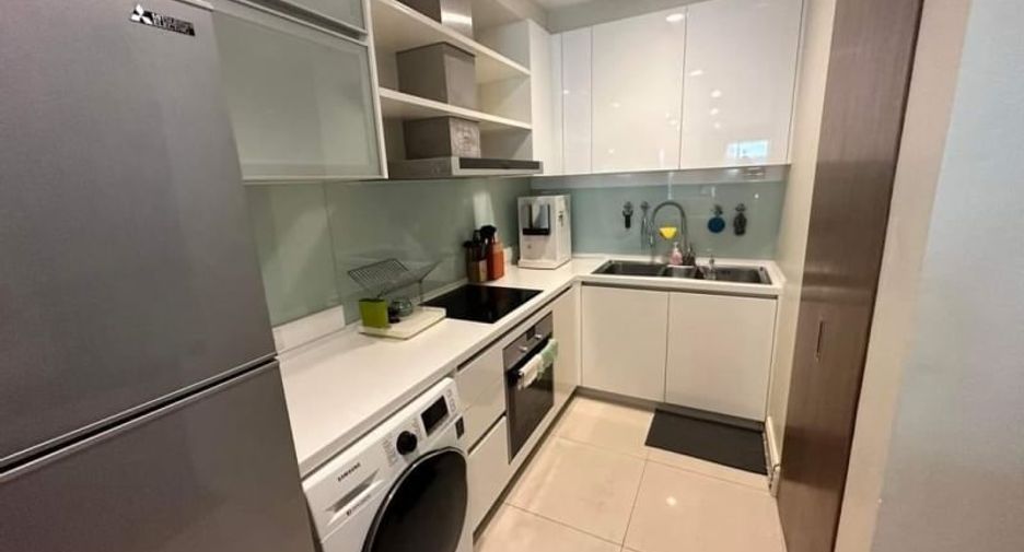 For rent 3 bedrooms condo in Khlong Toei, Bangkok