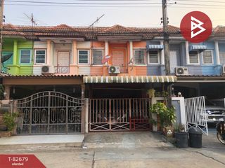 For sale 2 bed townhouse in Sam Khok, Pathum Thani