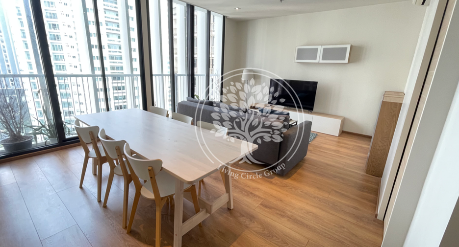 For rent 2 bedrooms condo in Khlong Toei, Bangkok