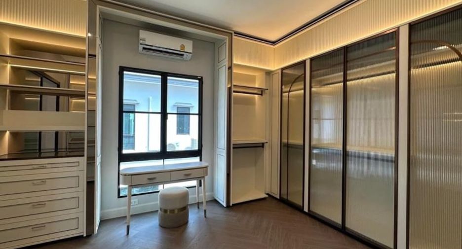 À louer et à vendre 5 chambres maison à Saphan Sung, Bangkok