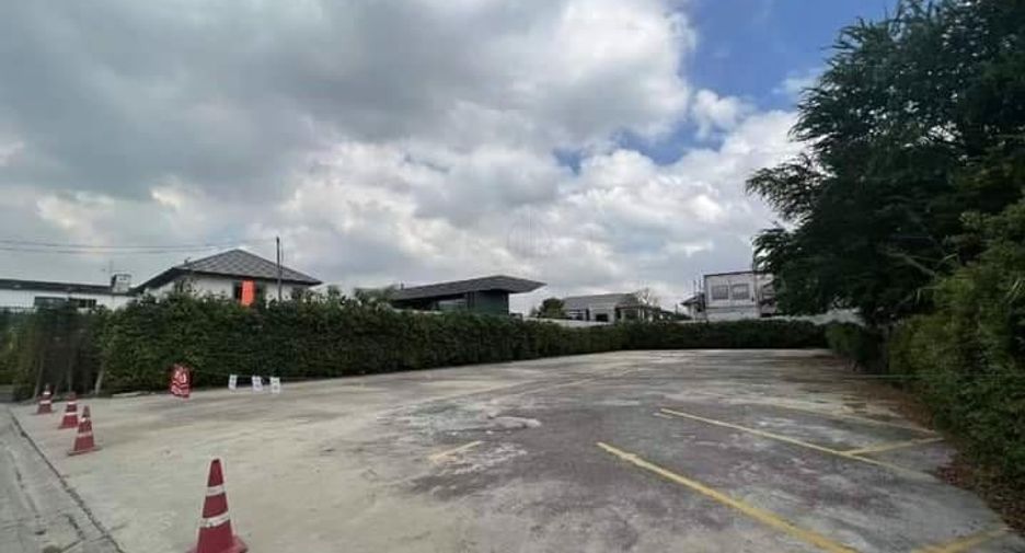 For rent and for sale land in Mueang Samut Prakan, Samut Prakan