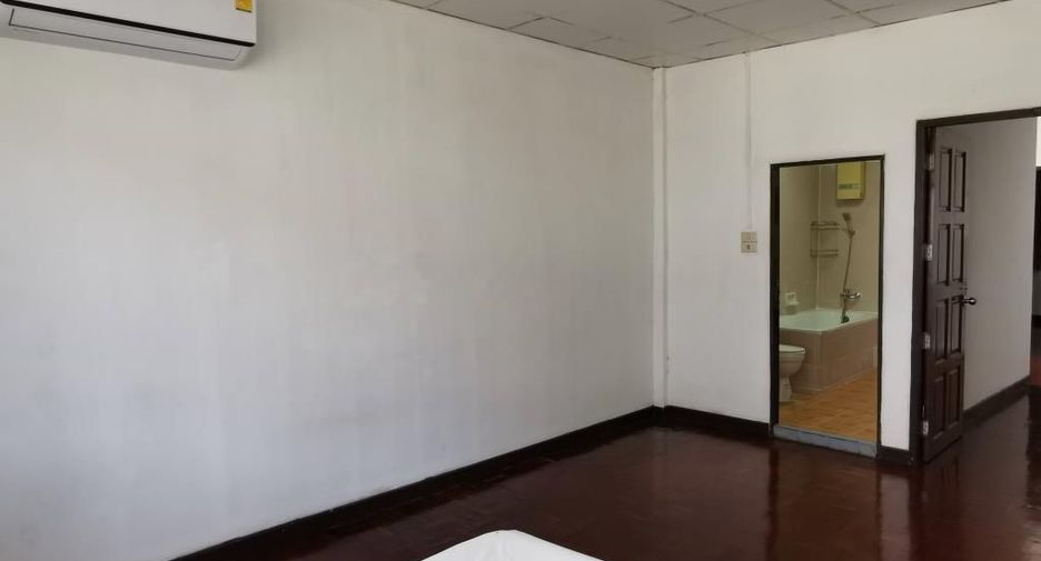 出租 2 卧室 联排别墅 在 Pathum Wan, 曼谷