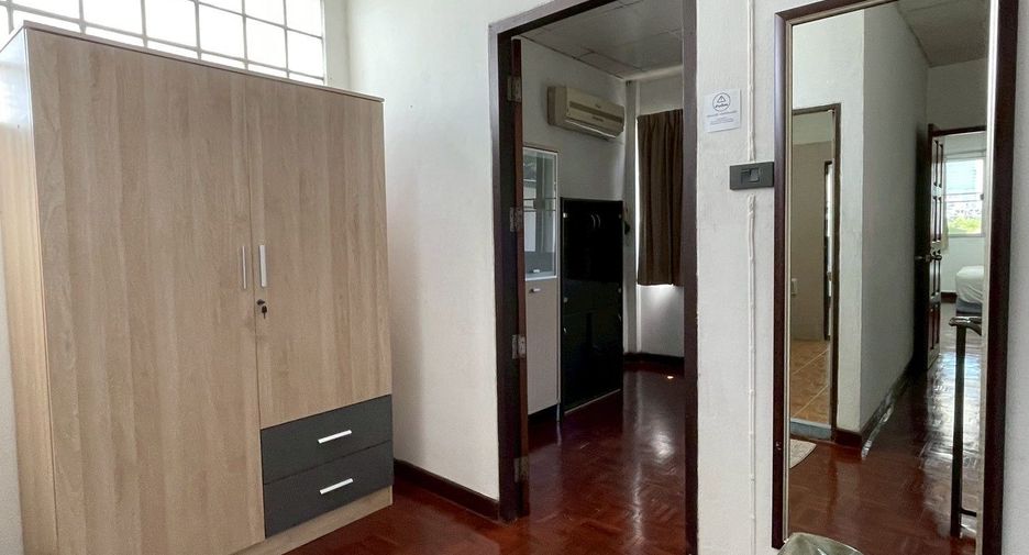Casa adosada en alquiler de 2 habitaciones en Pathum Wan, Bangkok