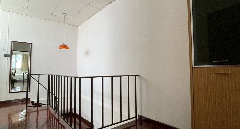 Casa adosada en alquiler de 2 habitaciones en Pathum Wan, Bangkok