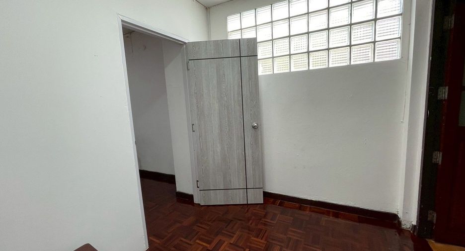 Casa adosada en alquiler de 2 habitaciones en Pathum Wan, Bangkok