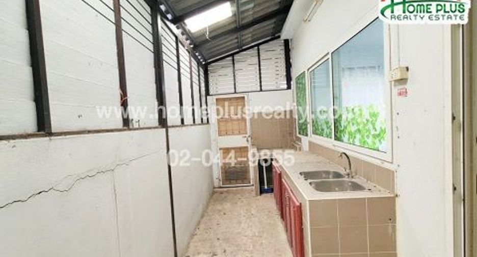 Reihenhaus zum Kauf mit 3 Zimmer in Lam Luk Ka, Pathum Thani