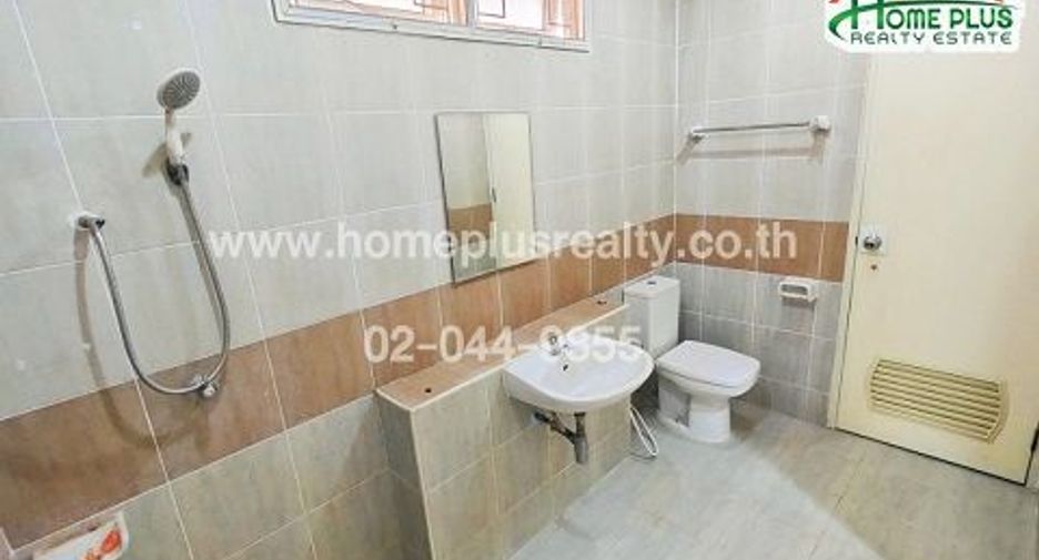 Reihenhaus zum Kauf mit 3 Zimmer in Lam Luk Ka, Pathum Thani